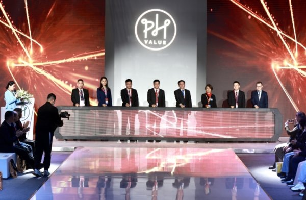 钱程策略 桐乡濮院“时尚军团”亮相上海