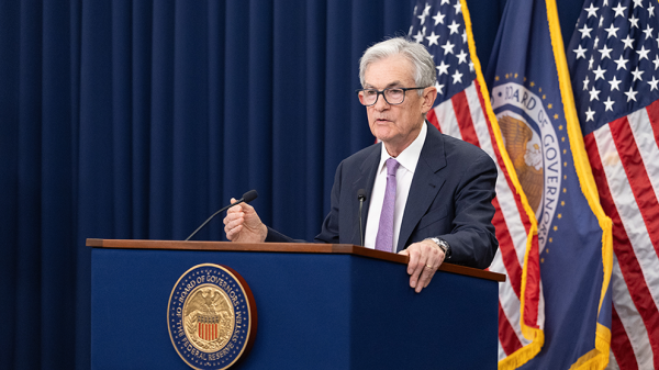 景盛配资 美联储独立性受损！特朗普罢免库克后，美元美债齐跌黄金急涨